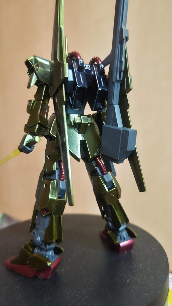 内部はメカサフヘヴィーあ、、、バーニア付け忘れてる。