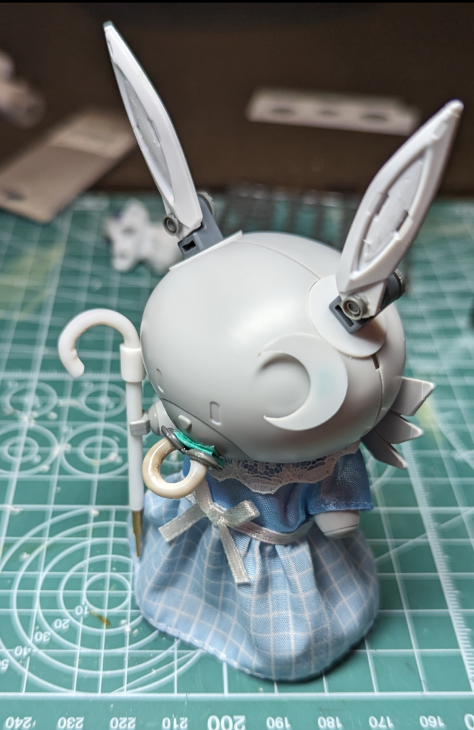 塗装前最初は月の髪飾りだけの予定でしたが、急遽リボンを追加しました。(そのほうが可愛いと思ったので)