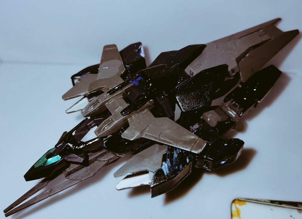 PFF-X7/DE3 ダークアースアーマーダークコアガンダムのサポートメカであり、合体機構を搭載。 