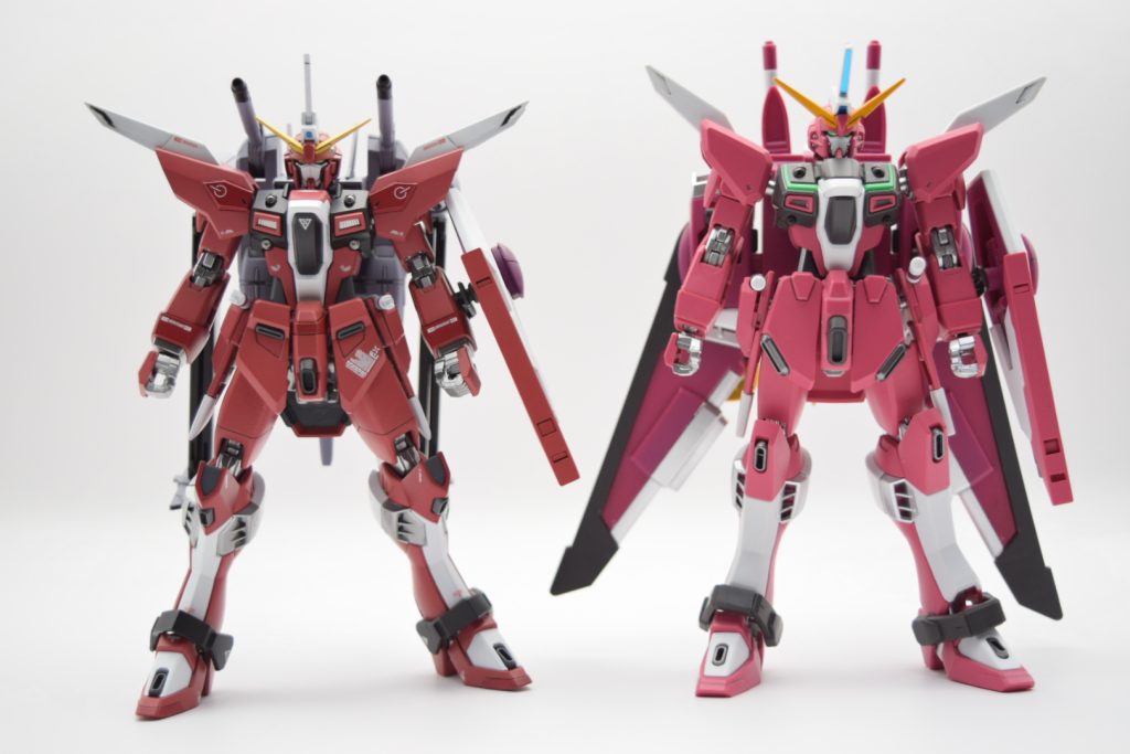 HGCEインフィニットジャスティスとの比較脚を延長しても旧隠者の方が若干背丈高いようです。ここまでご覧いただきありがとうございました(gandam-hand2)