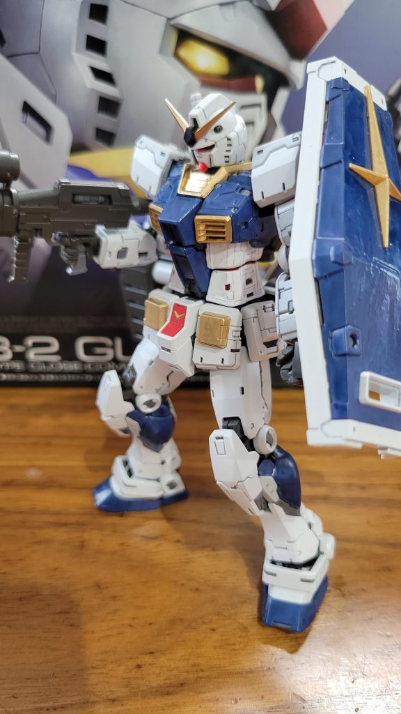 腹部のホワイトは赤が消えず何度重ね塗りしたことやら…