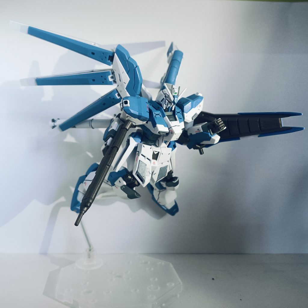 パステル調ハイニューガンダム–4枚目/制作者：いくら丼