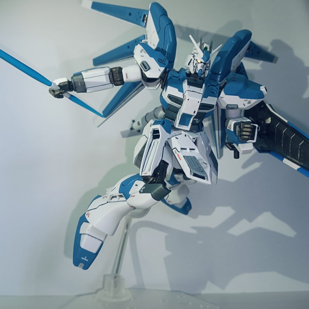 パステル調ハイニューガンダム–5枚目/制作者：いくら丼