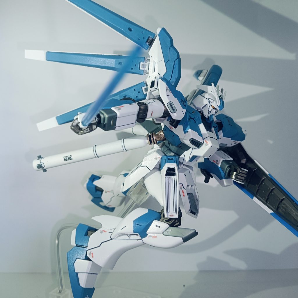 パステル調ハイニューガンダム–2枚目/制作者：いくら丼