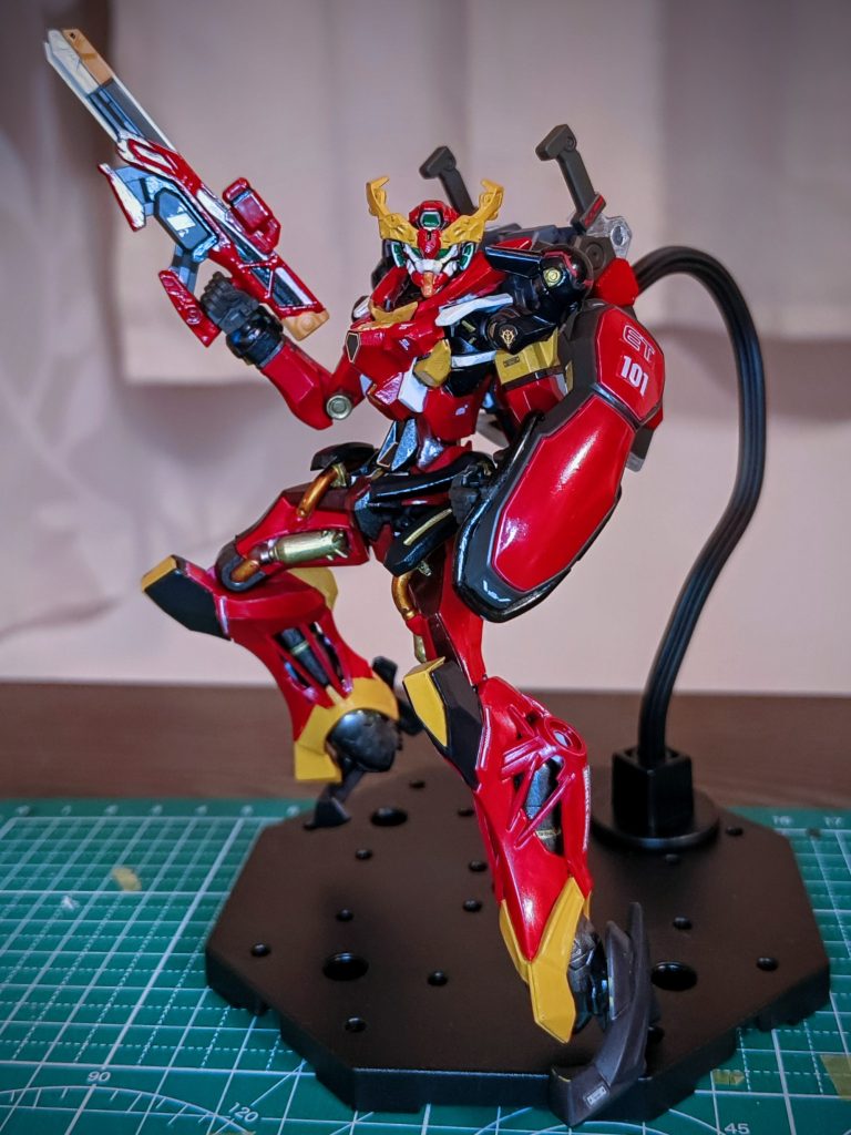 ライフルに関しても、弐号機カラーで塗装し直しました。元のデザインがエヴァっぽいので塗り分けるだけでそれらしくなりました