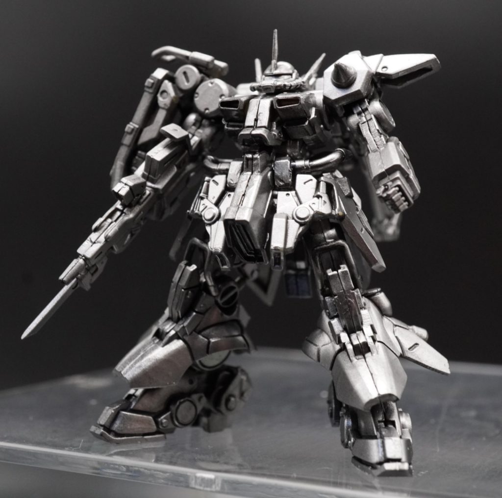 カラーガイドC=Mr.カラー G=ガイアノーツ T=タミヤ■全パーツGマルチプライマー→Cウィノーブラック→Cスーパーアイアン■スミ入れTエナメルスミ入れ ブラック■トップコートG蛍光クリアー