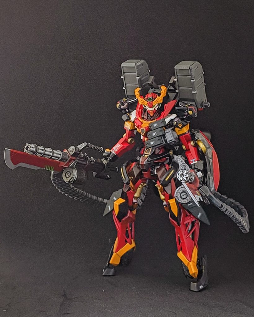 肩部のガトリングを装備