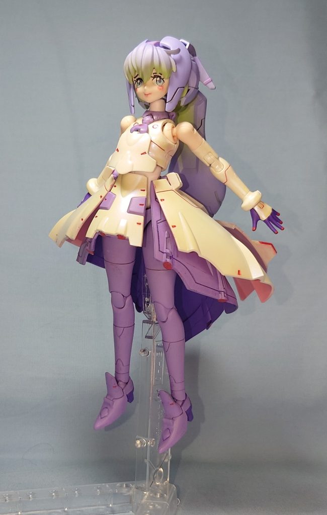 ちょっとアオリ気味に。スカート裏は色換えてます