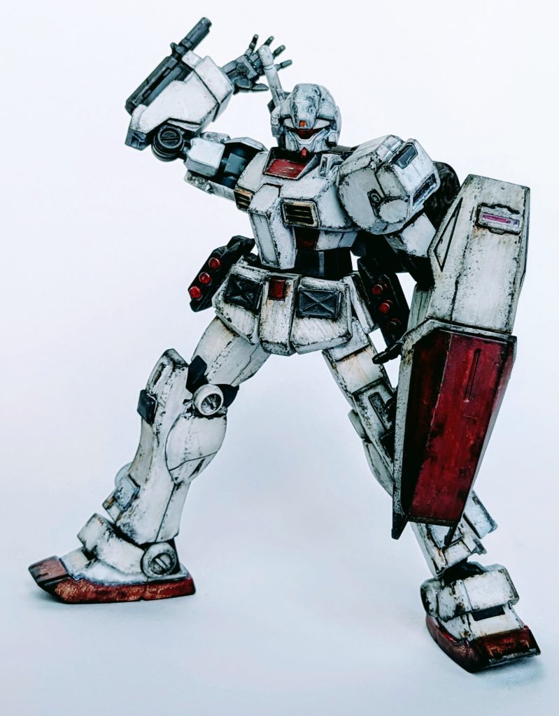 　配色は、レクイエム版ガンダムＥＸを参考に、白赤中心です。ビームサーベルも、背中のユニットからガチョンと立ち上げて抜刀するところがカッコよかったのでそれっぽくしてみました。