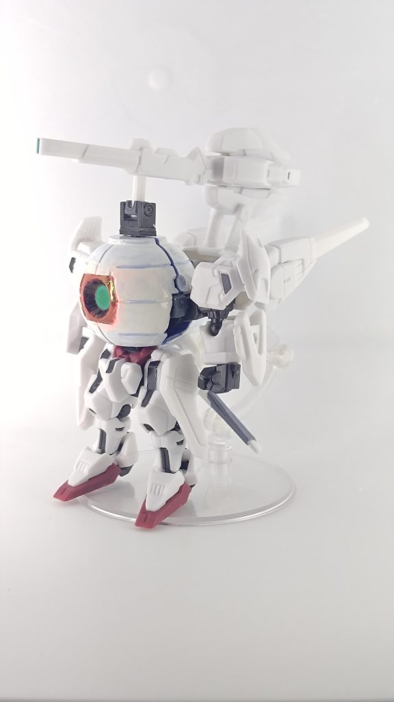 ボールの頭部にキャリバーンの手足を取り付けました。頭のキャノンの部分にはキャリバーンのライフルを取り付けています。