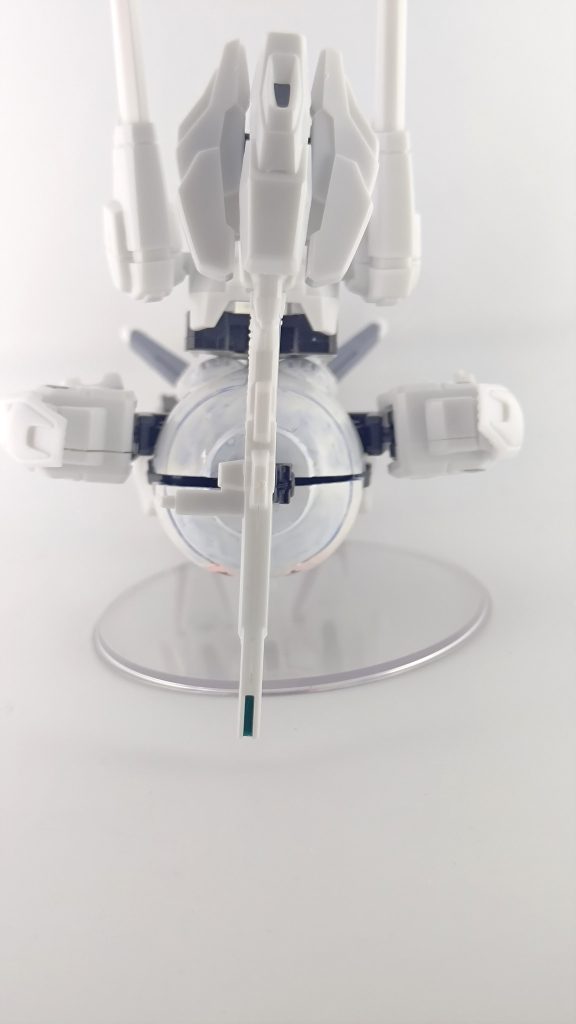 上から見た状態。肩の付け根はモビリティジョイントの可動域を残しているため、