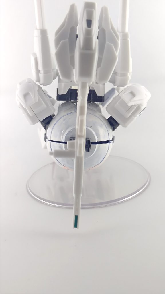 このくらいまで後ろに逸らすことができます。見た目以上にポーズは取りやすいです。