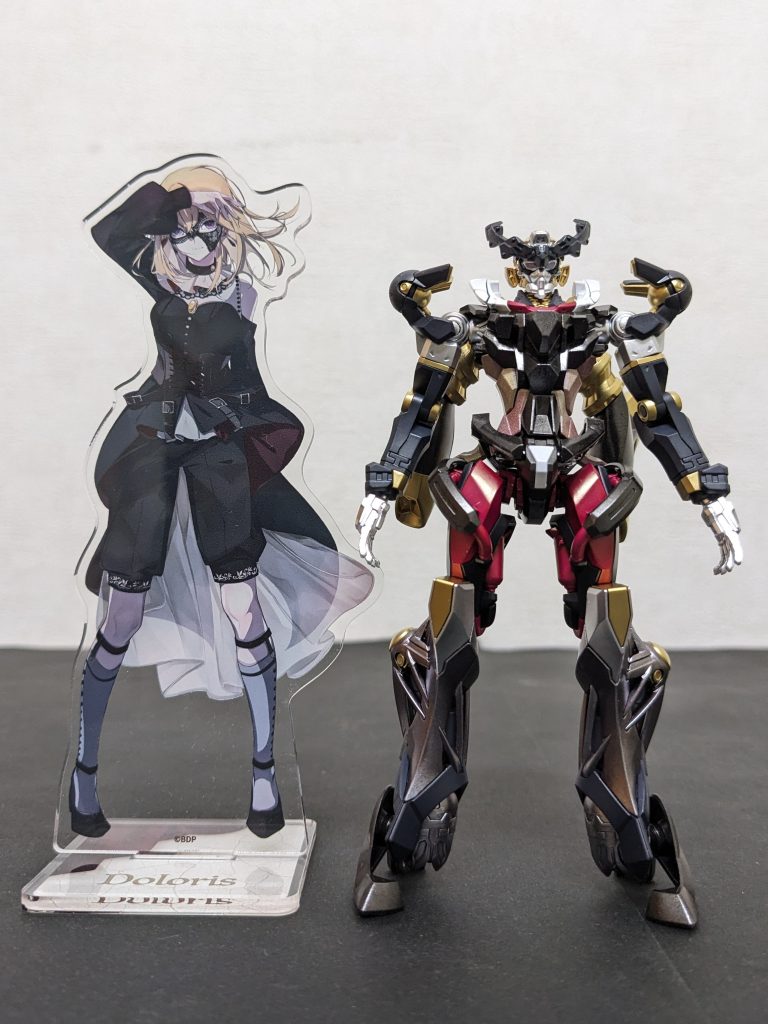 code❛KiLLKiSS❜uh...,アクスタと並べてみた😁ドロリスをモチーフにしたのは2機めなので、コイツは、ドロリス専用弐号機codename❛KiLLKiSS❜という脳内妄想設定です😆‼️