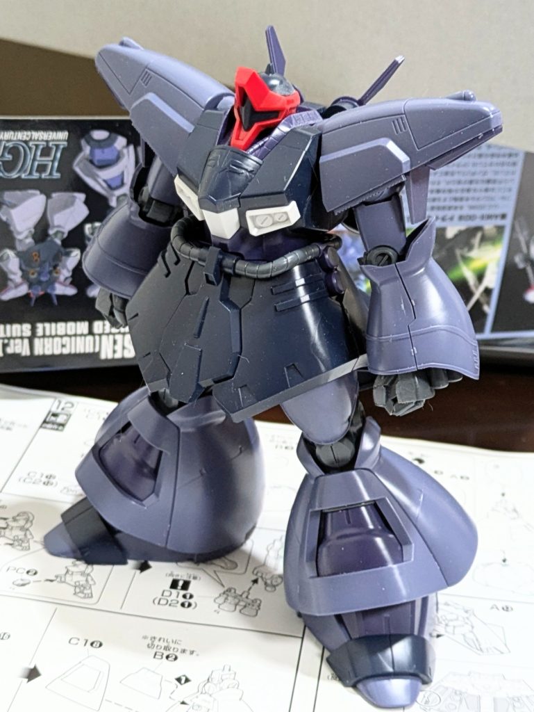 パチ組状態。なんというかおにぎり体型。