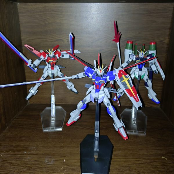 HGCEインパルスガンダム各形態でディスプレイ