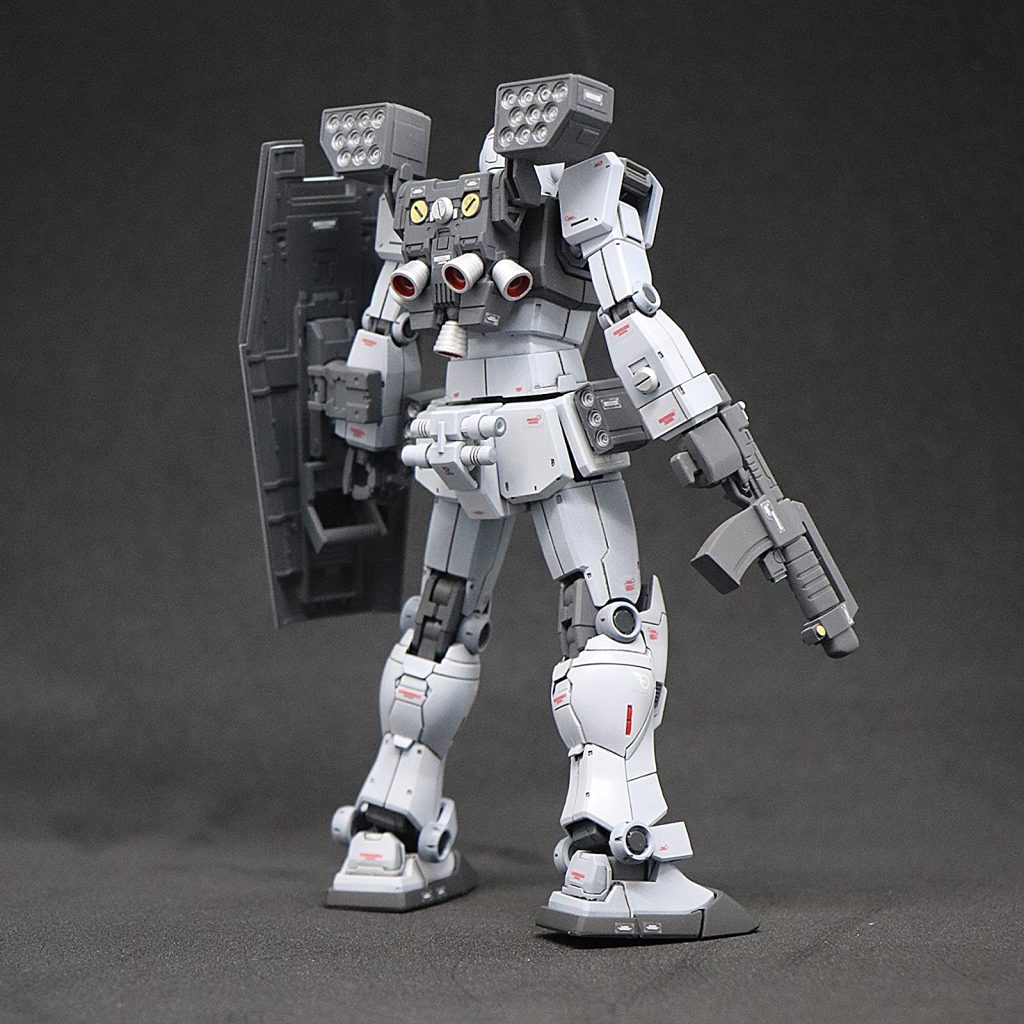 マーキング類はキット付属のものが豊富だったのでそれを使用。追加で他キットの余りシールを使用し、今回は水転写デカールは使用せずです。