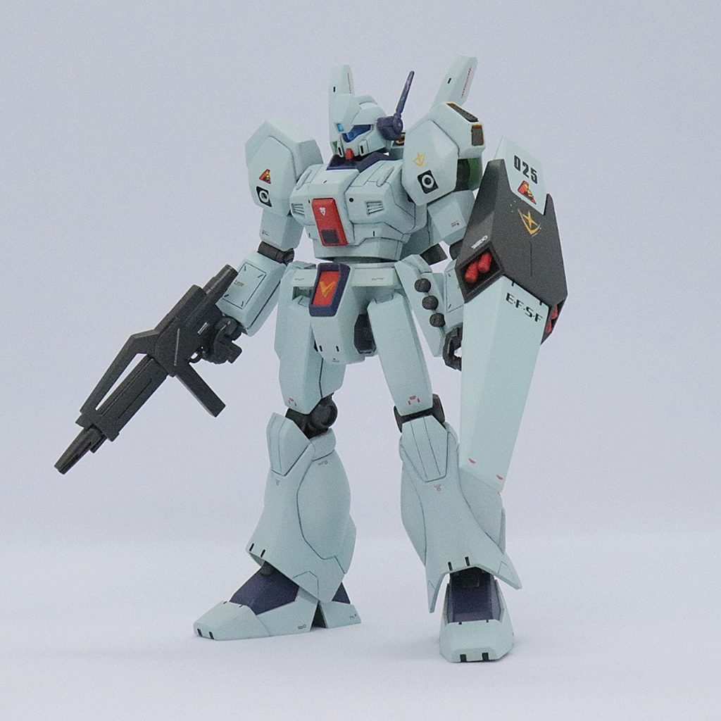 フロントビューデカールはガンダムデカールとロボデカールを使用しています。