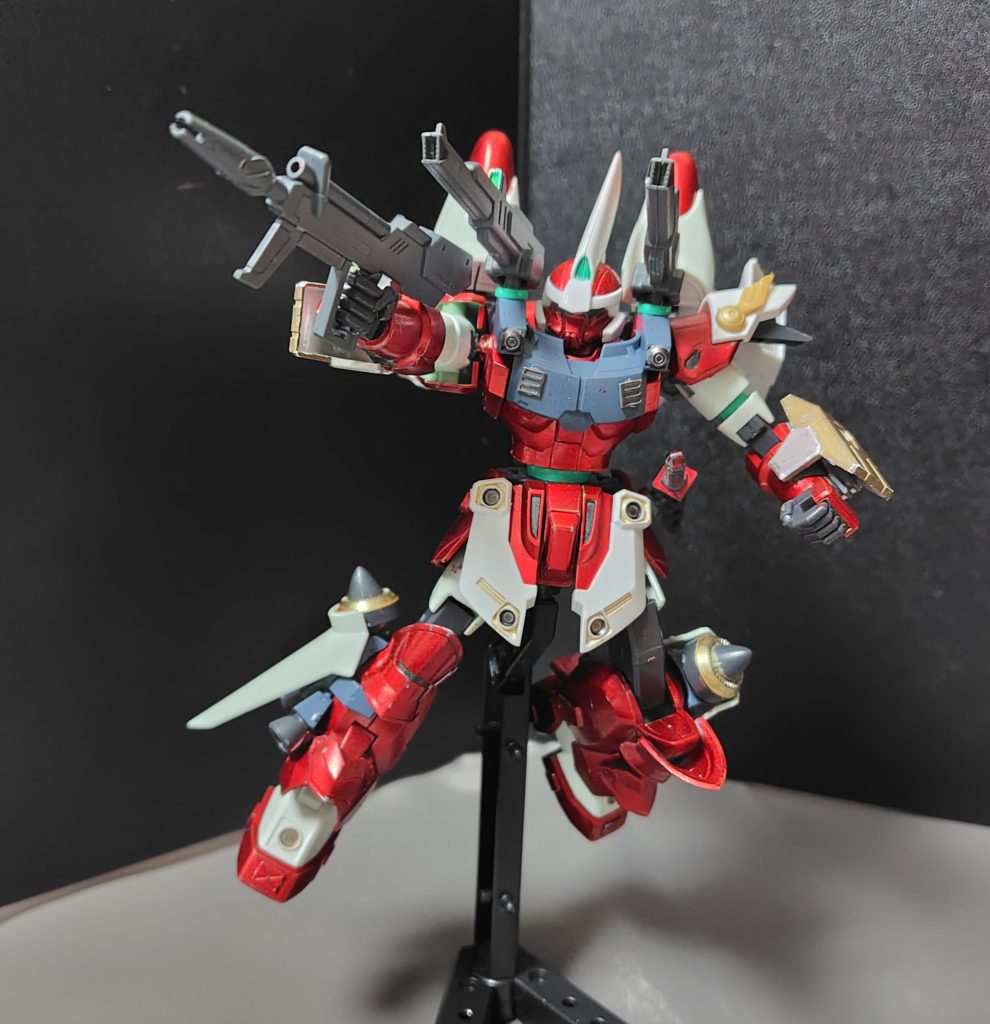 モビルジン共通の弱みとなるのが、武装の貧弱さです。射撃武装として手持ちのビームカービン、肩部に付けてある2丁のレールガン「ツインシヴァ」、胸部の追加装甲に付けてある機関銃(ガンダムのイーゲルシュテルンのようなもの)を身に着けてます。普通のMS相手なら十分なのだが、フェイズシフト装甲持ちの機体にはやはり分が悪い。