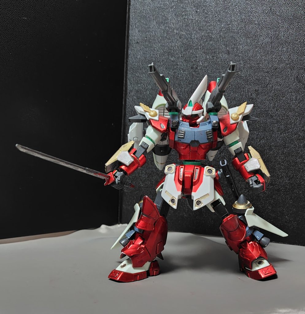 斬機刀「清盛」2型が使用している刀より少し小ぶりだが、振り回しやすさも切れ味もこちらのほうが上である。レッドフレームのガーベラ・ストレートと同じようにレアメタル製でビームも切れる事も可能である。