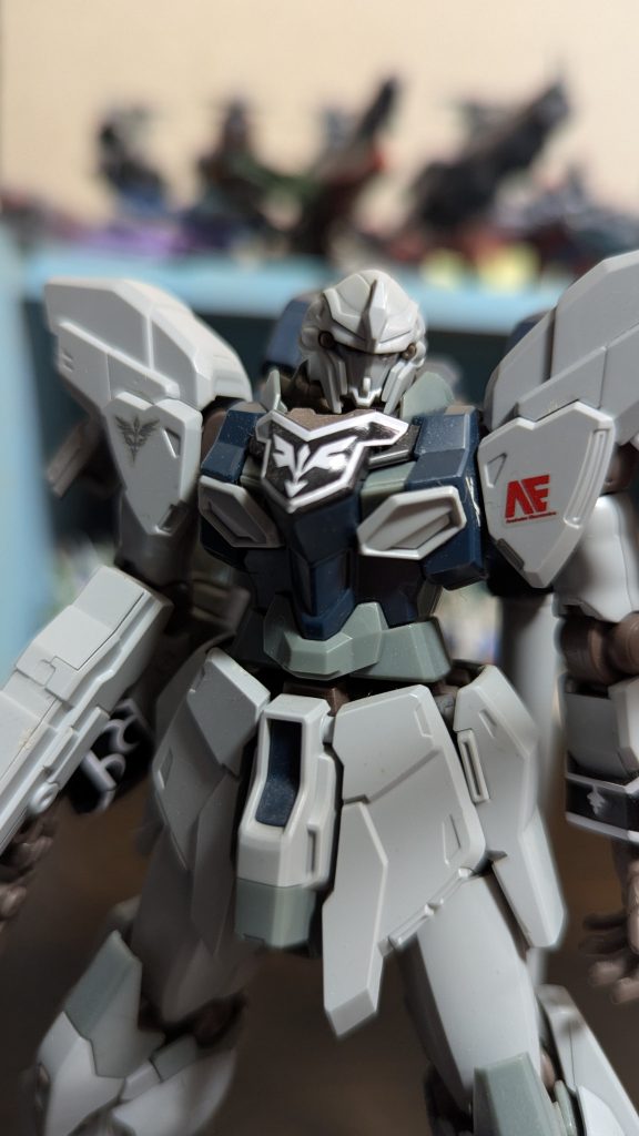 しかし、最近はミキシングを辞めてちゃんとしたガンプラを組み立てるのに集中しています