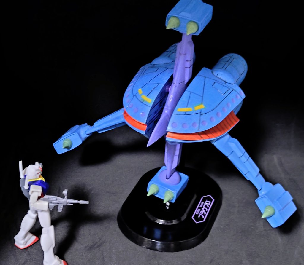 本体グレーっぼい青が多いみたい。個人的には取説のイメージが強かったので、水色を採用であります。