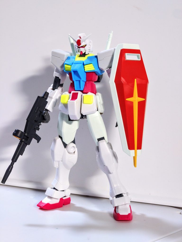 塗装前GBNベースガンダム、GM/GM、ガンダム(ORIGIN版)、ガンダム（REVIVE）、Oガンダムを使用しました。頭部はGBNベースガンダムの頭部を加工して初代の印象に近づけています。