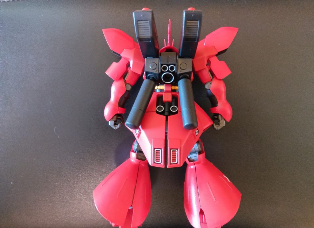 なんて言いつつ、あまり時間をかけられなかったので背面はスジ彫りサボっちゃいました😅