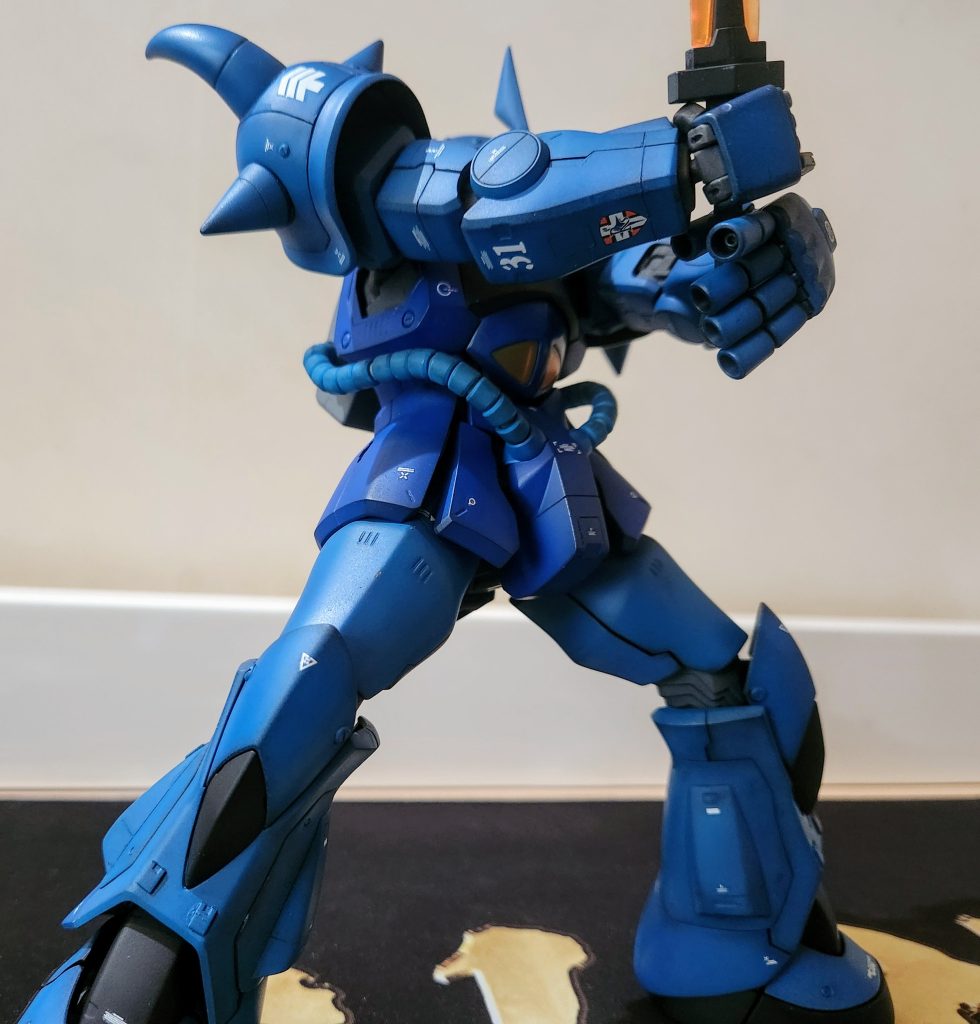 足甲は個人的な差し色感覚で黒くしてみました。作っていて楽しいキットでした。