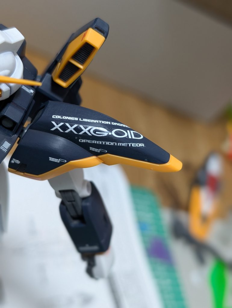 曲面へのドライデカールを貼るのは難しかったです