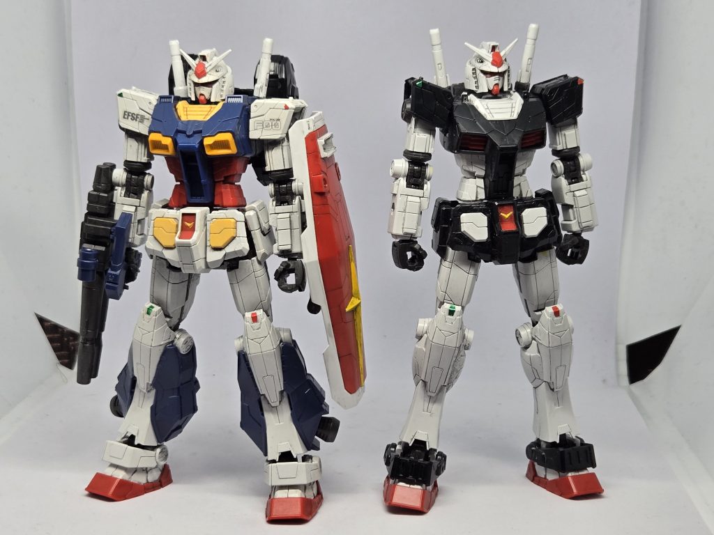 商品はプロトタイプが素体でしたがカラー的にはトリコロールだろ？とノーマル版と入れ替えました