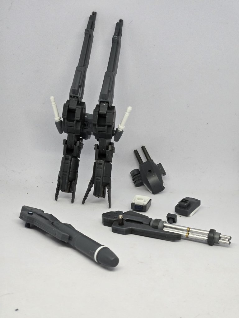 各パーツはこんな感じです試しに組んでみただけなので細かい仕上げはまたぼちぼち💦とりあえず胸部に追加装甲付けたいかな？  