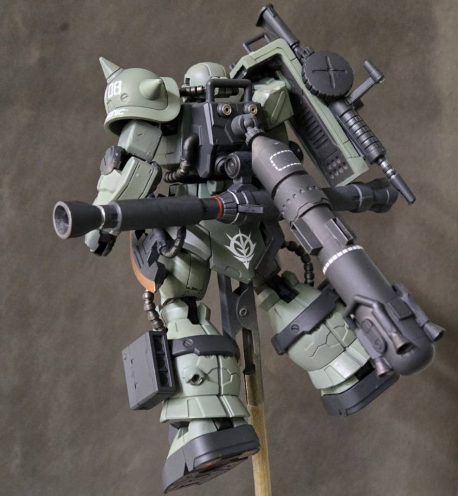 各種武器にもネオジム磁石を埋め込み、腰にそれぞれマウントポイントを追加、他キットのGフレームザクのフットミサイルを追加して重武装化を図りました。 塗装緑 ガンダムカラーのザクの色にニュートラルグレーを少量グレー メカサフスーパーヘヴィヒートホーク スターブライトシルバーにクリアオレンジ事後ウェザリング、ウォッシング、フィルタリング等して重厚感、機械感を出しました。全体的にメタルパーツを多用したり、新しい技法や作成方法が学べて、自分の欲しいザクも手に入って大満足です!最後までご視聴ありがとうございました。もしよろしければ、高評価、コメントによるご指摘等頂けると次の糧になります!