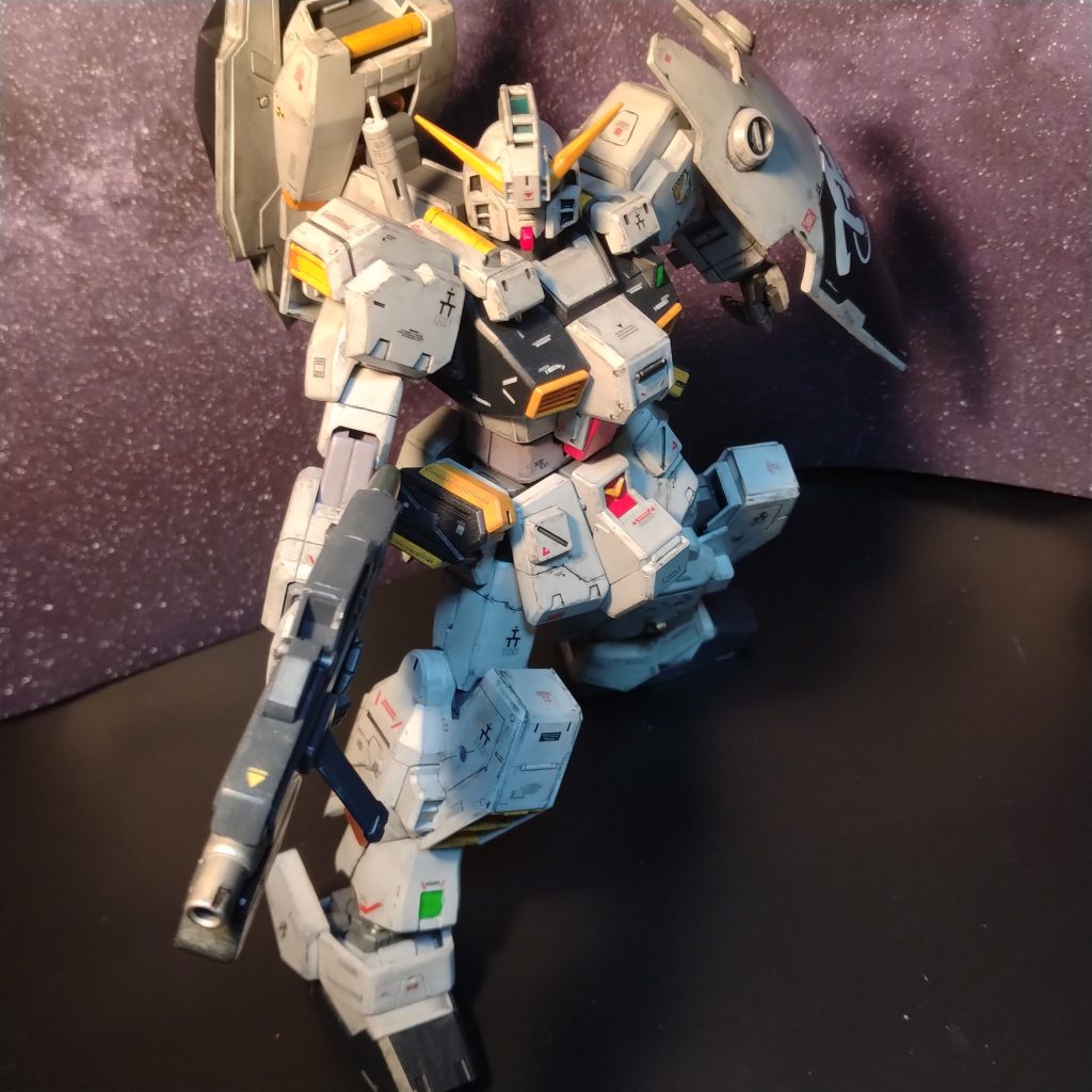 いつものごとく、スジ彫り入れてからの全塗装になります!