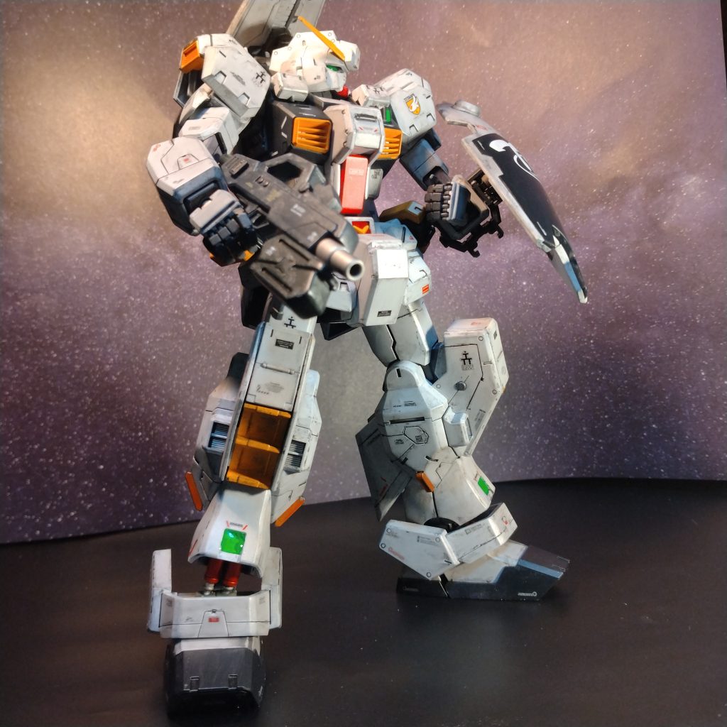 カメラアイやライトや足のカメラ?センサー?足のは名称解りませんが!レジン液使いました!