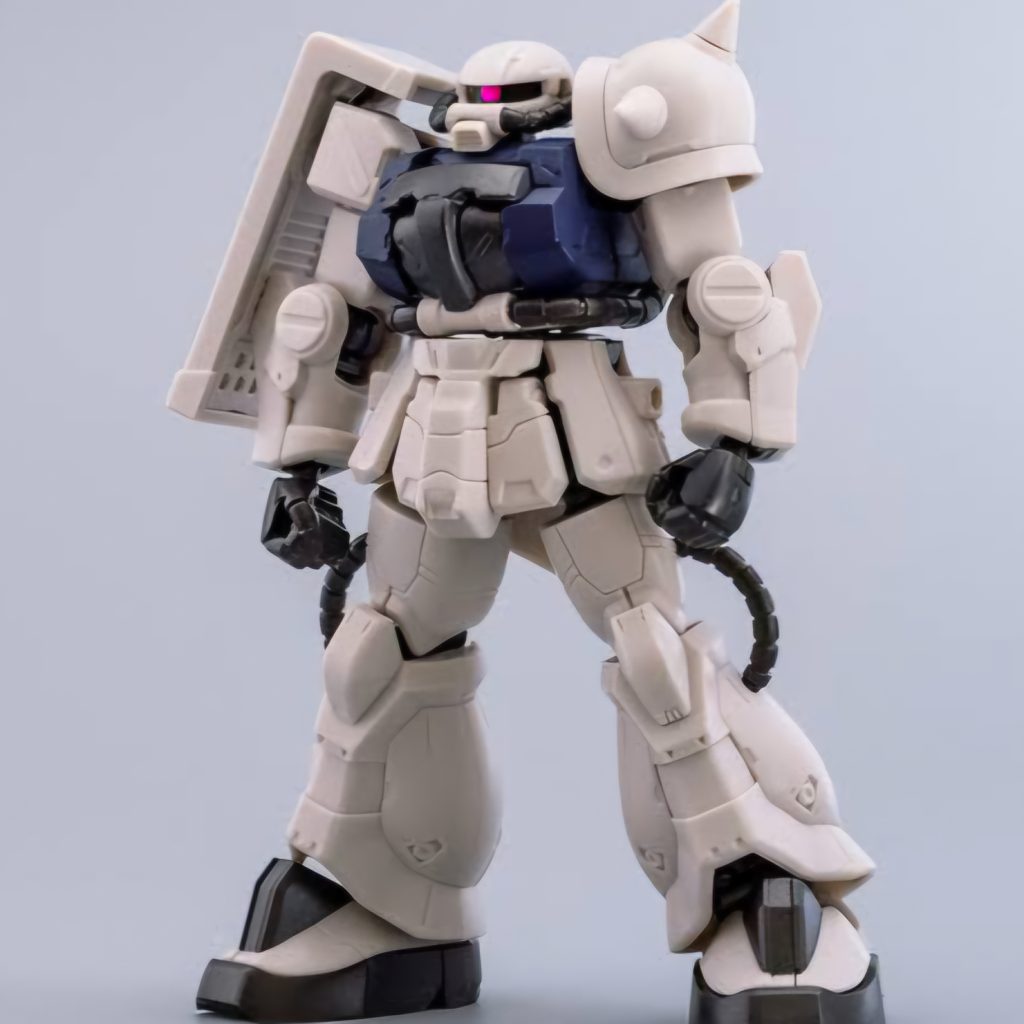今回使用したのはGフレームザクⅡF2連邦鹵獲仕様です!Gフレーム自体造形やディテールも細かく、可動域も抜群で食玩の域を超えた素晴らしい製品だと思います。投稿主は大好きです!しかし、モールドやディテールが潰れていたり、目立った箇所に合わせ目が合ったりと手を加えられる箇所も沢山あるので、今回は基本工作として改修して、他にも気になる所、ギミック追加を重点に作業しました!