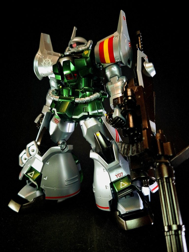 本機は実験飛行中に失われながらも比較的良好な実験結果を得られたMS-07H-4の設計コンセプトを継承しつつ、細部に改良が施された。ランドセルと腰部スラスターはより強力なものに換装され、脚部の熱核ジェットエンジンも出力の高いものが使用されている。また、バックパックとスカートアーマーに取り付けられた可動式の安定翼により空中での姿勢制御能力も向上。その結果MS-07H系列機の最終形とも言える性能を獲得し、同型機の中でもっとも成功した機体とされた。だが、プロペラントや熱核ジェットエンジンの冷却問題は解消されておらず、高速で高高度の飛行を行うと滞空時間は極端に短くなってしまうという欠点を有しており、試作機の域を越えられず、生産数はごく少数に留まったと言われている。