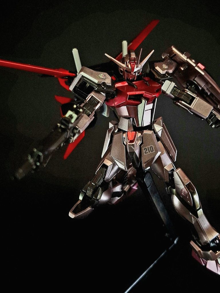 57mm高エネルギービームライフルストライクと同型の主兵装。本機唯一の射撃兵器として多用された他、M1アストレイの71式ビームライフルの開発にも影響を与えたと考えられている。