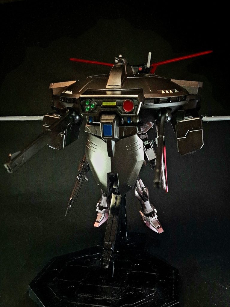AQM/W2033D サヴィトリ 超高インパルス砲機体左右に2門搭載された長砲身の高出力ビーム砲。