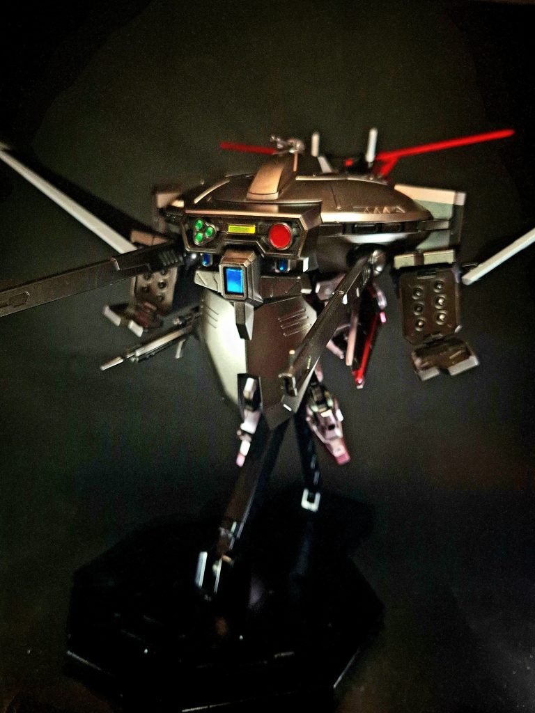 AIM-902 自律誘導中距離空対空ミサイル グランド機体左右に搭載された6連装の空対空ミサイルポッド。