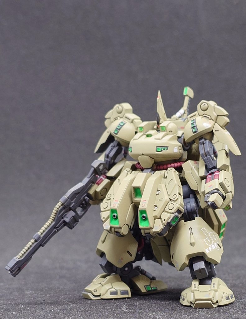 左足にジュピトリスイメージのデカールしてみましたがイマイチ目立たないですね！