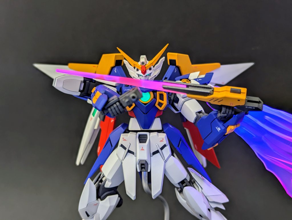 バスターライフルはハンドガンとビームサーベルに分離するのがまたカッコイイ(zaku-kao6)