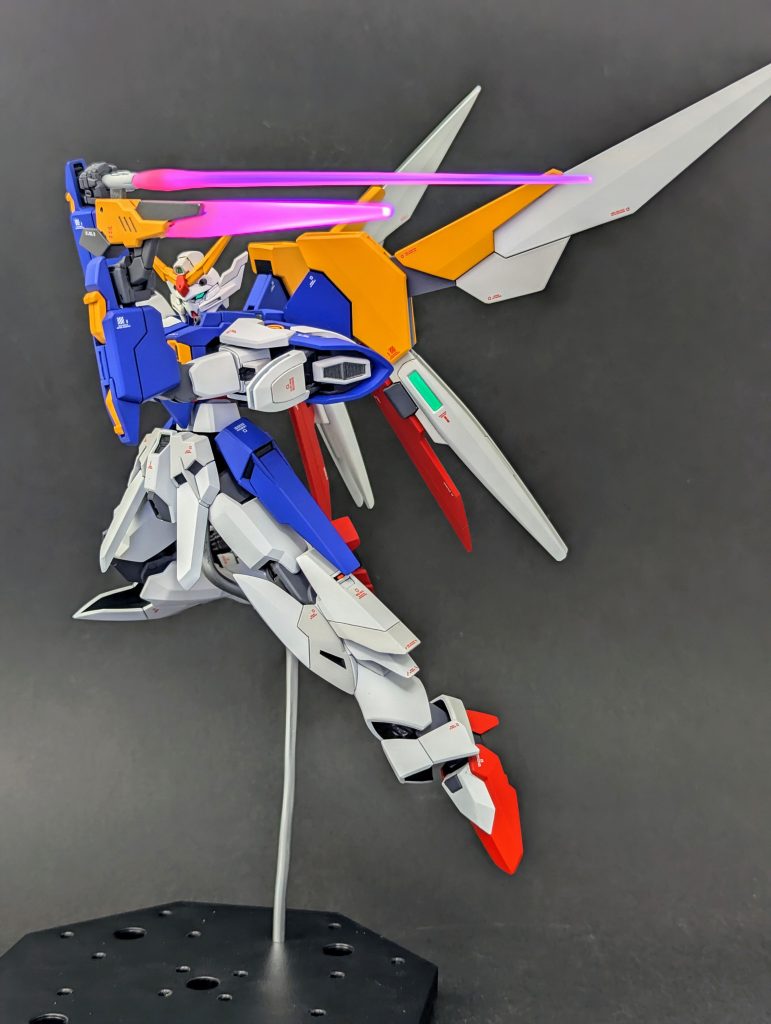 サーベル2本持たせるとこのポージング取らせたくなるよね(gundam-kao10)