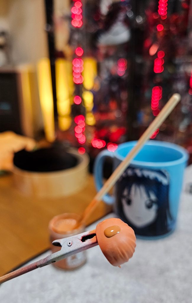 髪の色が気に入らないので、アニメ寄りに調色。これをベース色にして、オレンジ系でグラデ掛けてます。