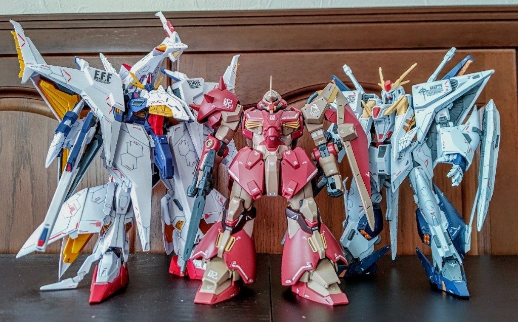 そして閃光のハサウェイシリーズ…並べてみました〜(*>_<*)ノうーん、ボリューミー…いいね(*´ェ`*)ポッ さて、明日は制作中のキットを仕上げるかな♬ 最後までご覧頂き有り難うございます。また投稿した際は見て頂けると幸いですm(_ _)m