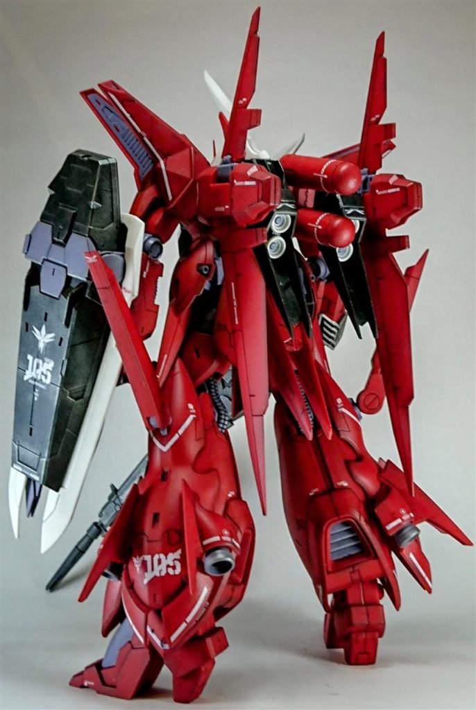 この後ろ姿もお気に入り♬真っ赤なボディがシャア！ではなく…フル・フロンタル専用機ならではですね♬ 合体前の…上半身『リバウ・アタッカー』…