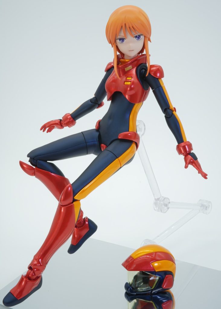 説明書のポーズですが、笑顔デカールが無いので結局再現出来ませんでした…