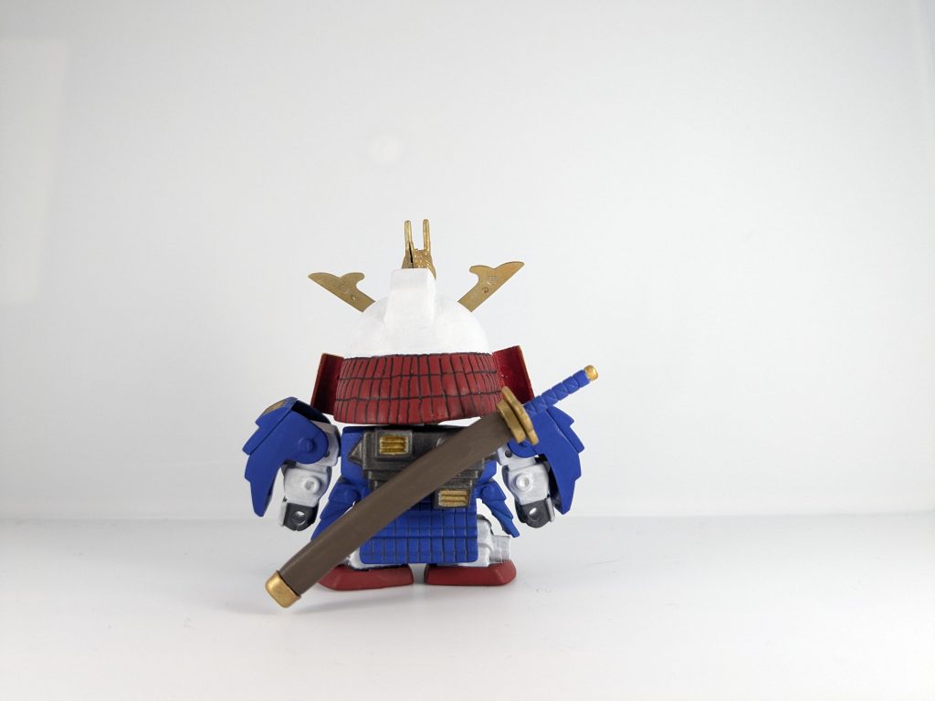 バックショットです。バックパックも箱絵は青色ですが焼鉄色に変更。全体的に塗り分けも少なく塗装しやすいキットでした。