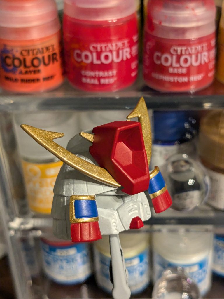 今作から赤色にバアル・レッドを追加。発色のいい赤色になってきました。ただしシャバシャバなので白い部分と隣り合う場所は要注意です。