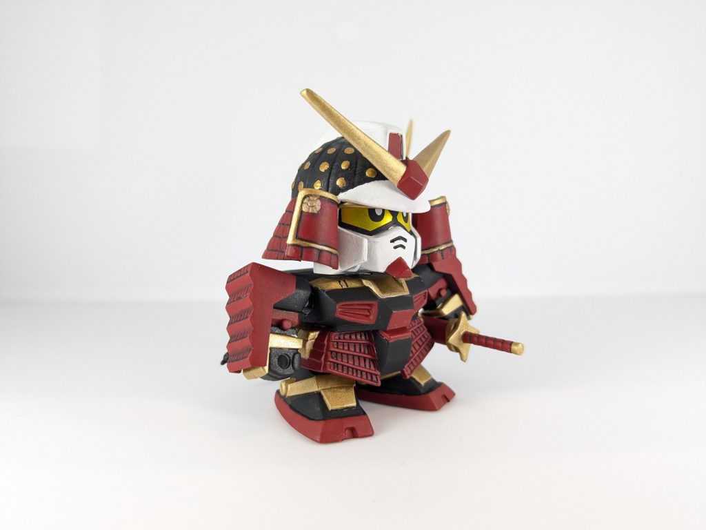 白色は真っ白を目指したので、シタデルのコラックス・ホワイト→ウルサーン・グレー→ホワイト・スカーの重ね塗りです。黒と赤の塗り分けが色味もかっこよく仕上がりました。