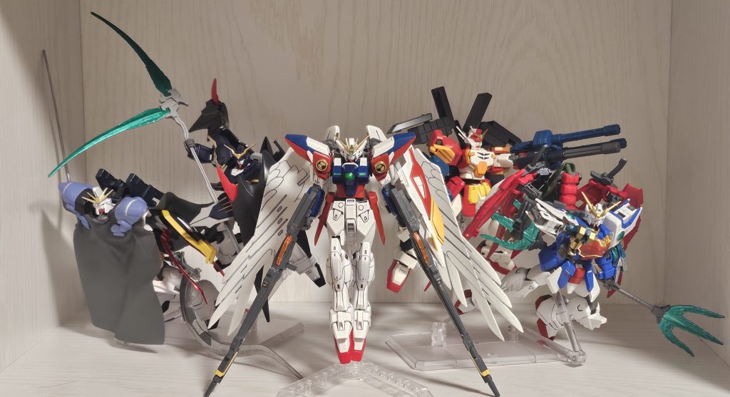 カスタムガンダム5機確認–2枚目/制作者：紅月昇